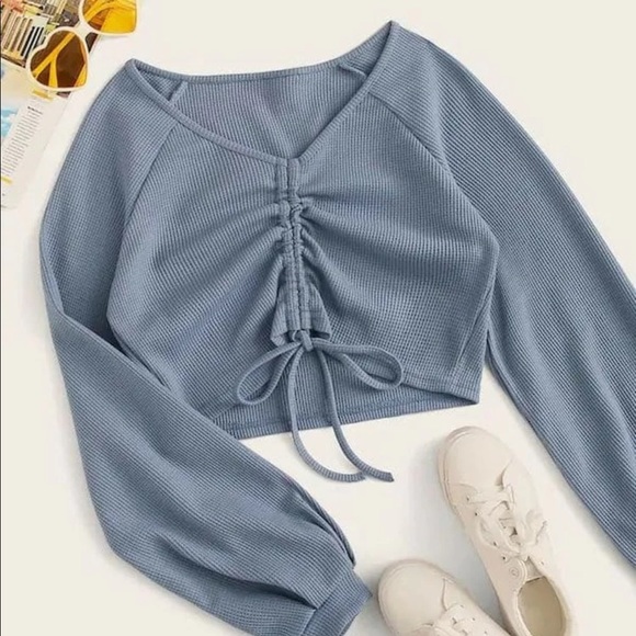 Sweaters - 💙CROP SWEATER💙